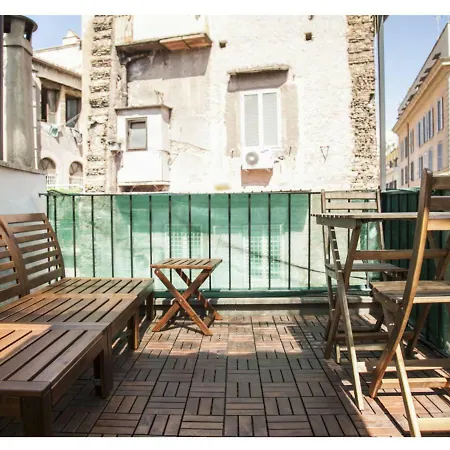 Apartment M9 Pantheon Attic 12 Rom