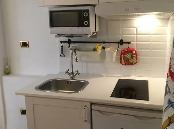 M9 Pantheon Attic 12 דירה רומא